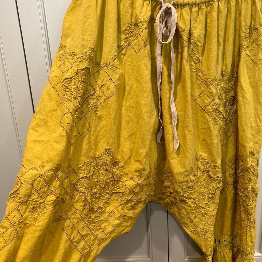 Magnolia Pearl Khloe bloomers in Yellow  Plum NWT